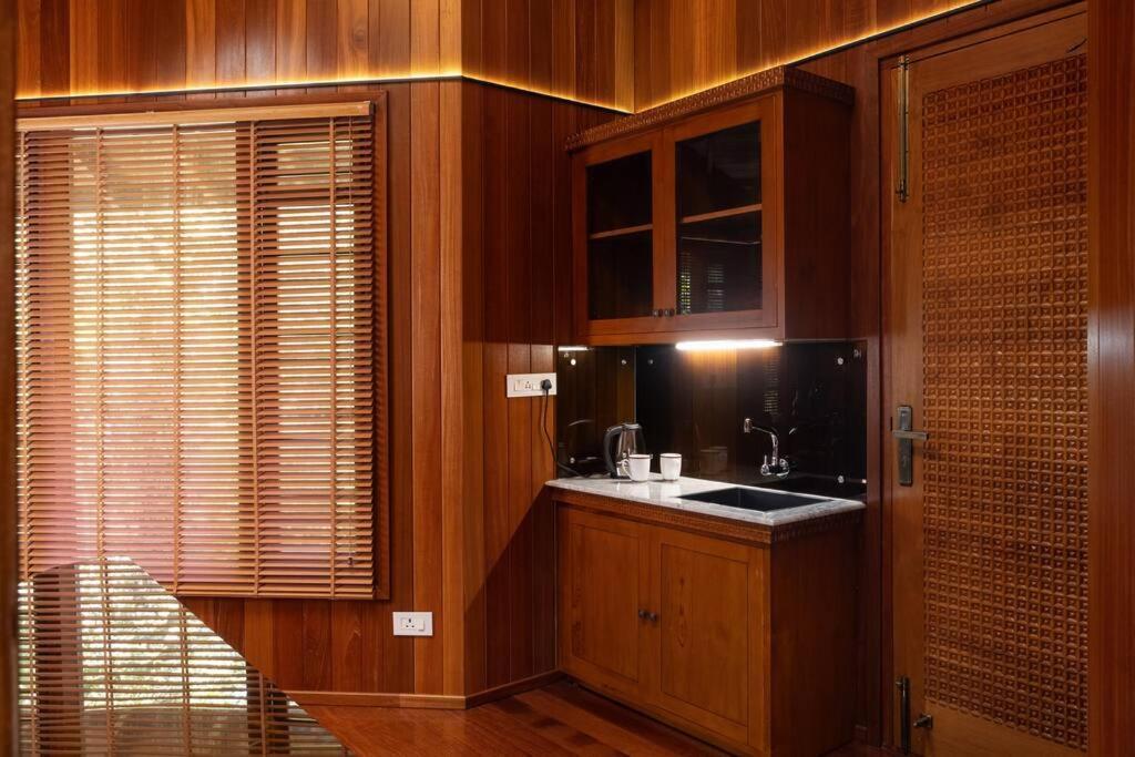 Villa Woods & Palms Pollāchi エクステリア 写真